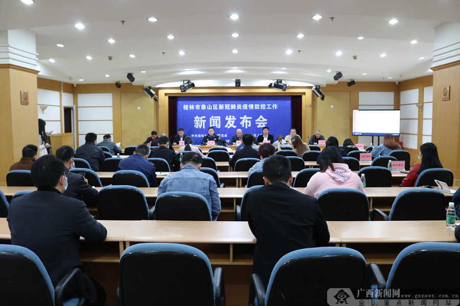 《新闻调查》历年片头演变：从黑白灰到色彩斑斓的时代印记